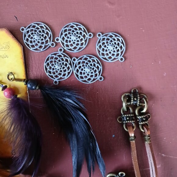 Destash Lot of 77 Jewellery Jewelry Findings Pendants Charms Fancy Boho Goth - Picture 11 of 13